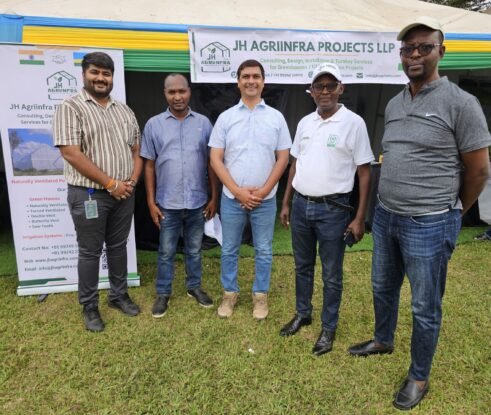 JH Agriinfra experts interacting with farmers at the Rwanda AgriShow event