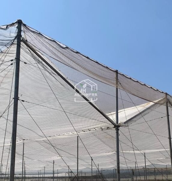 Wire Rope Flat Roof Shade Net House with Rain Protection System